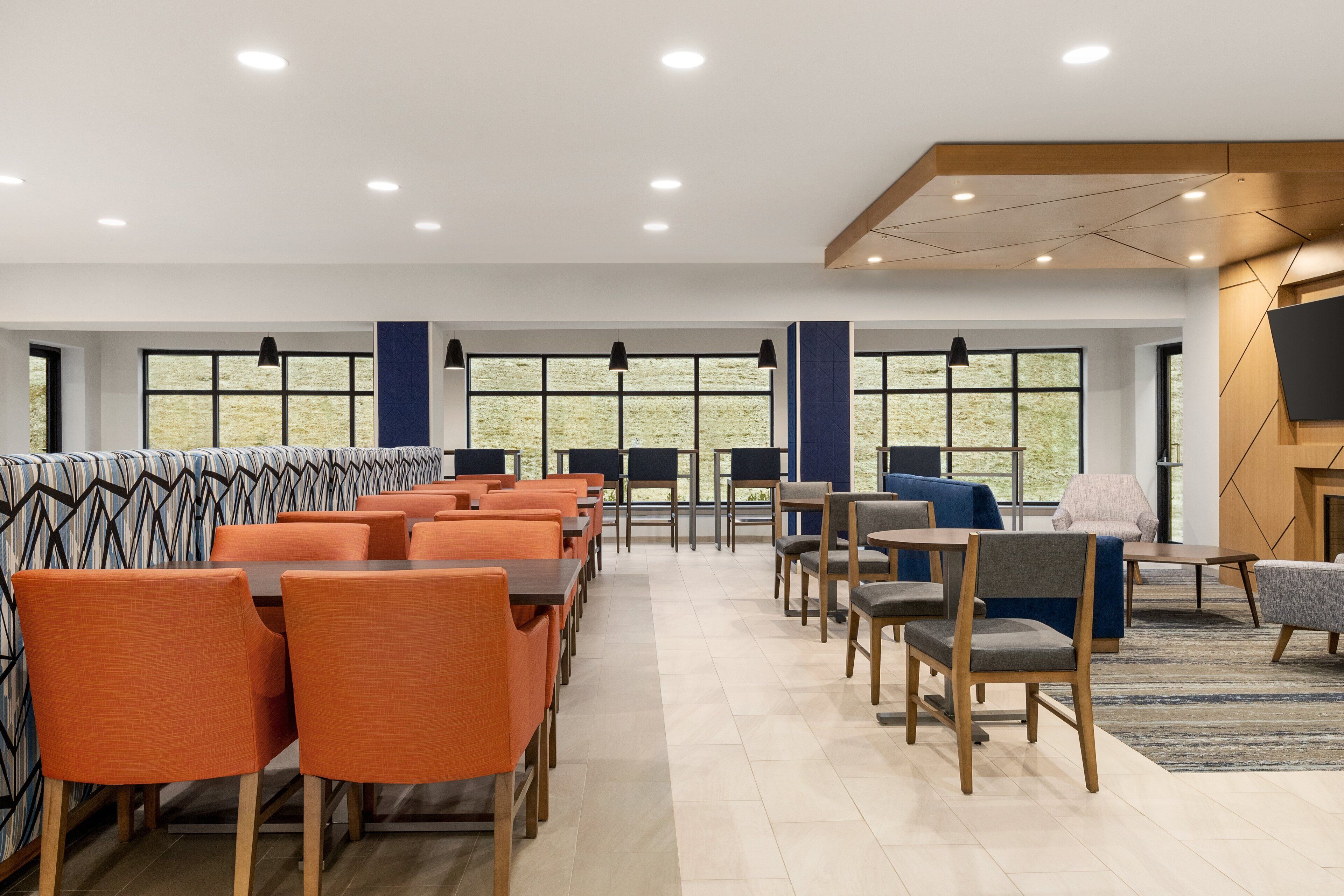 free buffet breakfast