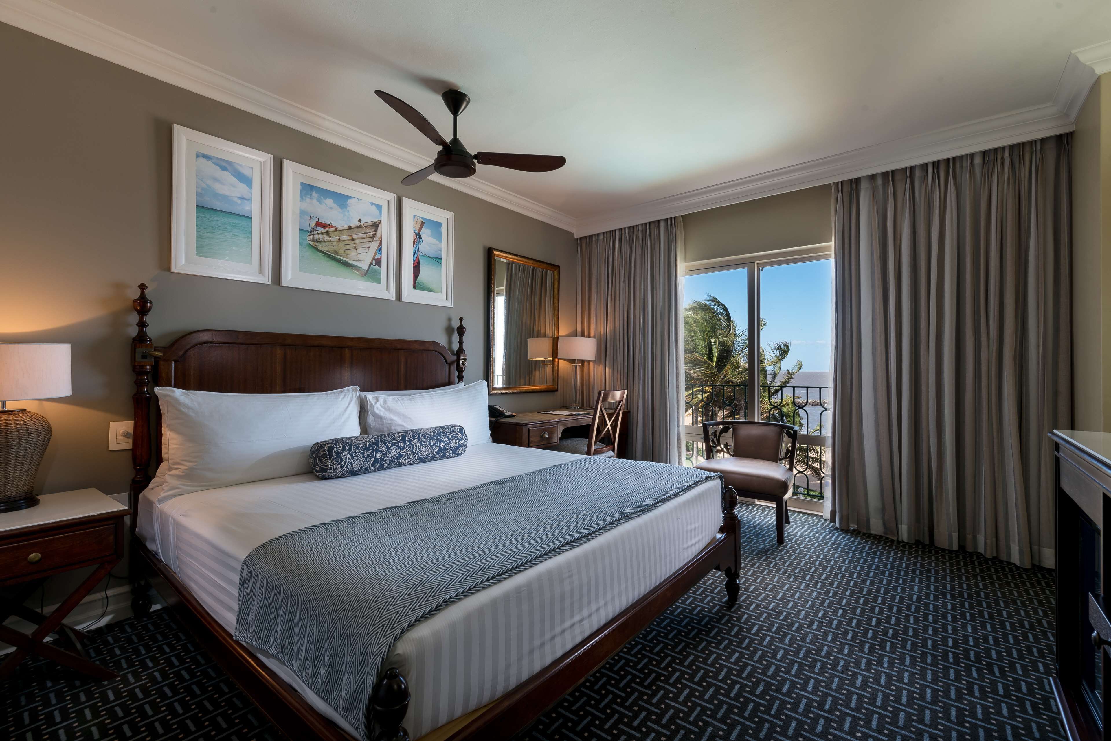 Presidential Suite | In-room safe, desk, soundproofing, free WiFi