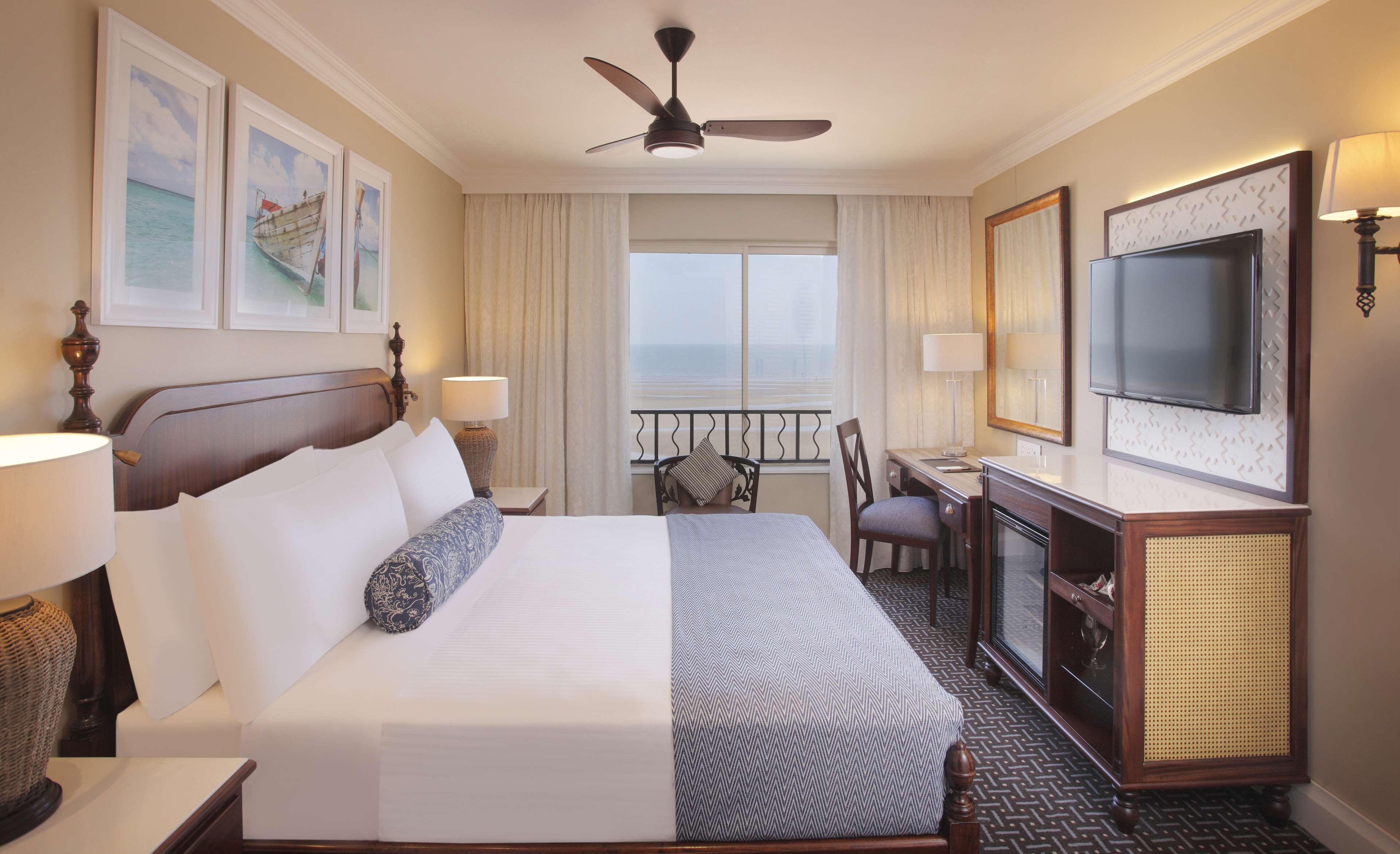 Suite | In-room safe, desk, soundproofing, free WiFi