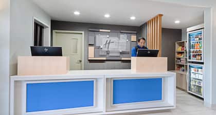 Holiday Inn Express & Suites Watsonville by IHG