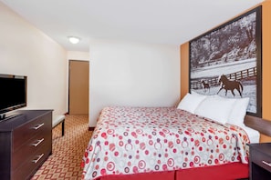 Desk, iron/ironing board, free cots/infant beds, free WiFi - Super 8 by Wyndham Bowling Green South (Bowling Green)