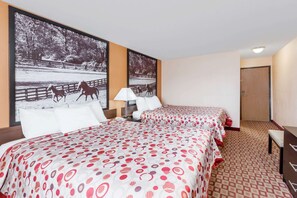 Desk, iron/ironing board, free cots/infant beds, free WiFi - Super 8 by Wyndham Bowling Green South (Bowling Green)