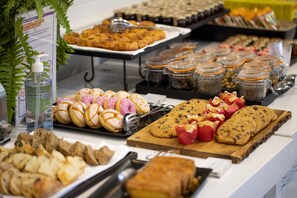 Morgenmadsbuffet hver dag (25 EUR pr. person)