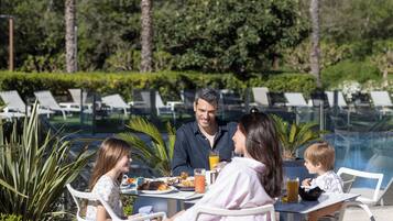 Daily buffet breakfast (EUR 25 per person)