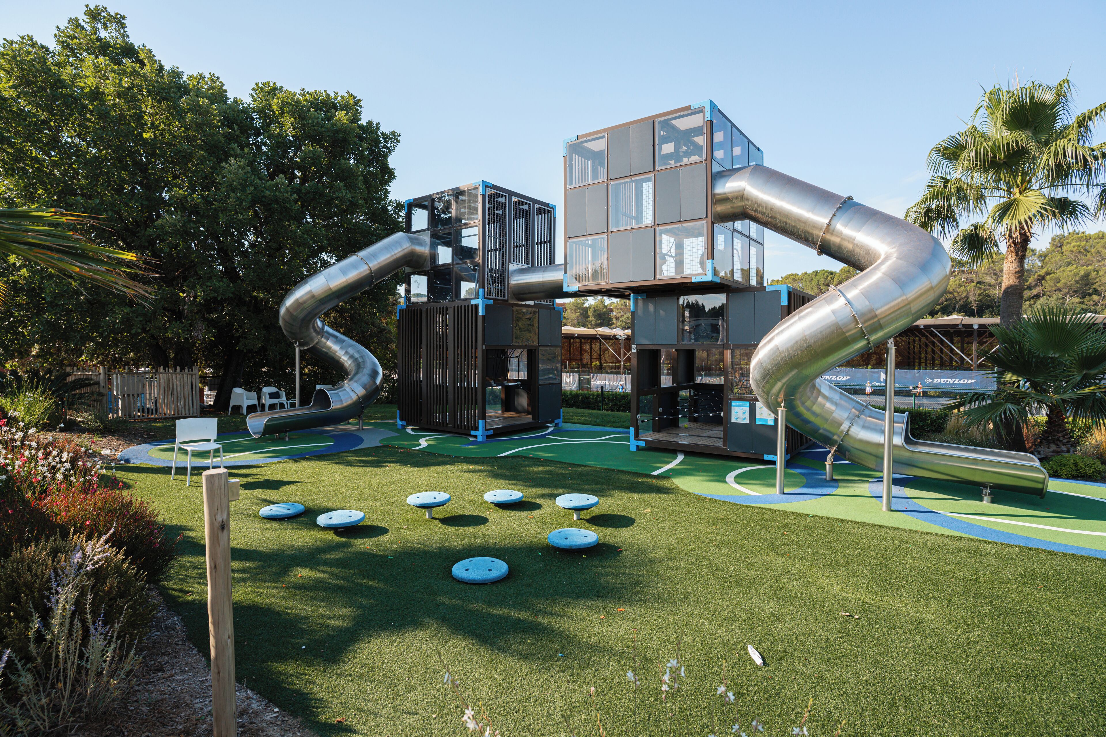 children’s play area – outdoor