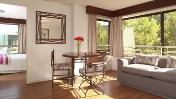 1 bedroom, minibar, in-room safe, desk