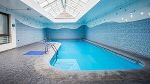 Indoor pool - MR Apart (Santiago)