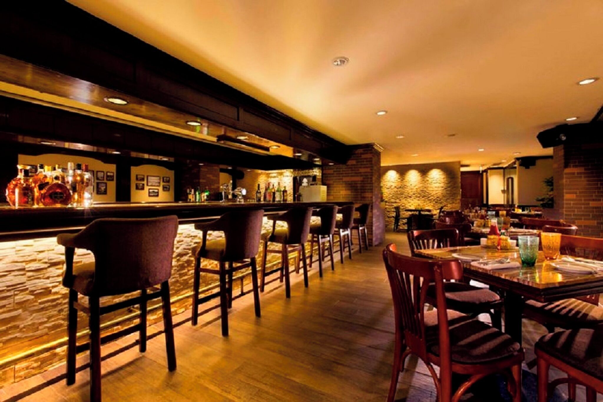 Photo - Regal Oriental Hotel