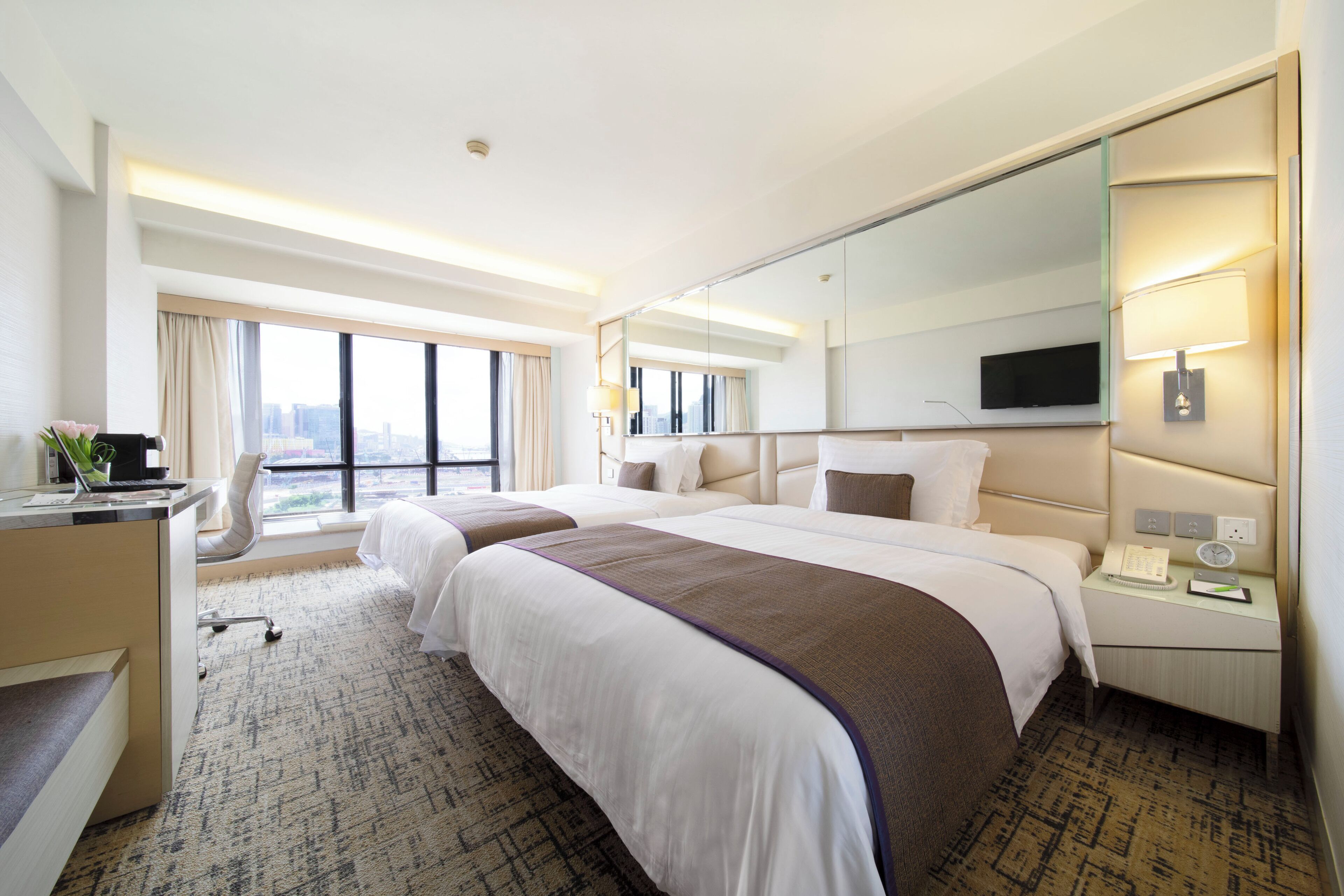 Photo - Regal Oriental Hotel