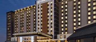 Crowne Plaza Toronto Airport by IHG
