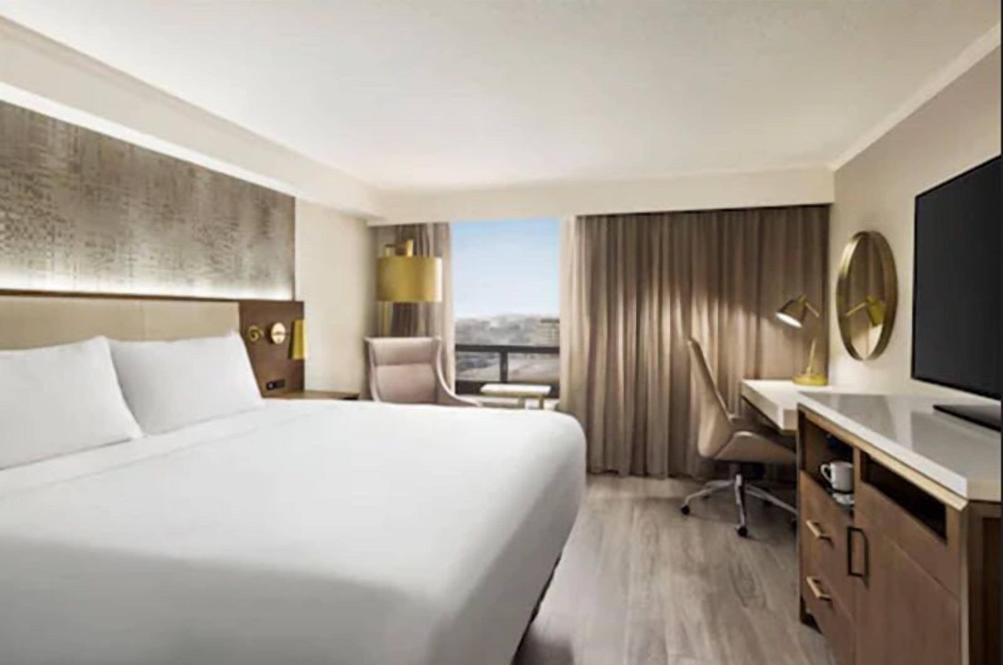 Photo - Crowne Plaza Toronto Airport by IHG