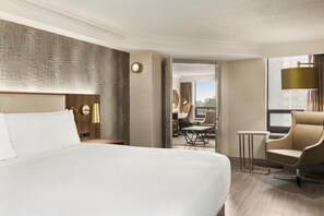 Suite, 1 Bedroom | Premium bedding, in-room safe, desk, laptop workspace - Crowne Plaza Toronto Airport by IHG (Toronto)