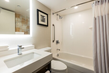 Crowne Plaza Toronto Airport, an IHG Hotel - Image 25