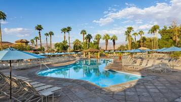 7 piscines a l'aire lliure