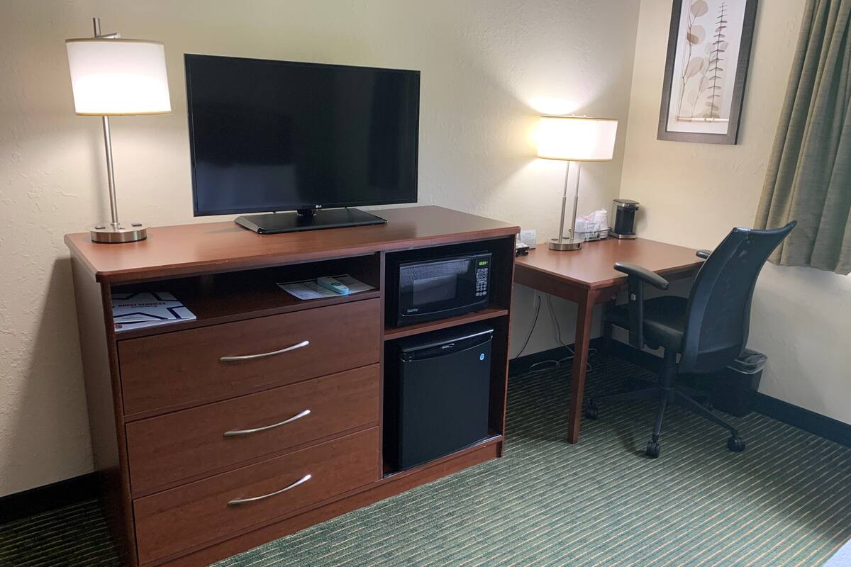 desk, iron/ironing board, free wifi, bed sheets