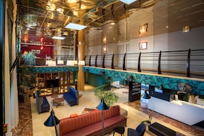 Lobby-Lounge