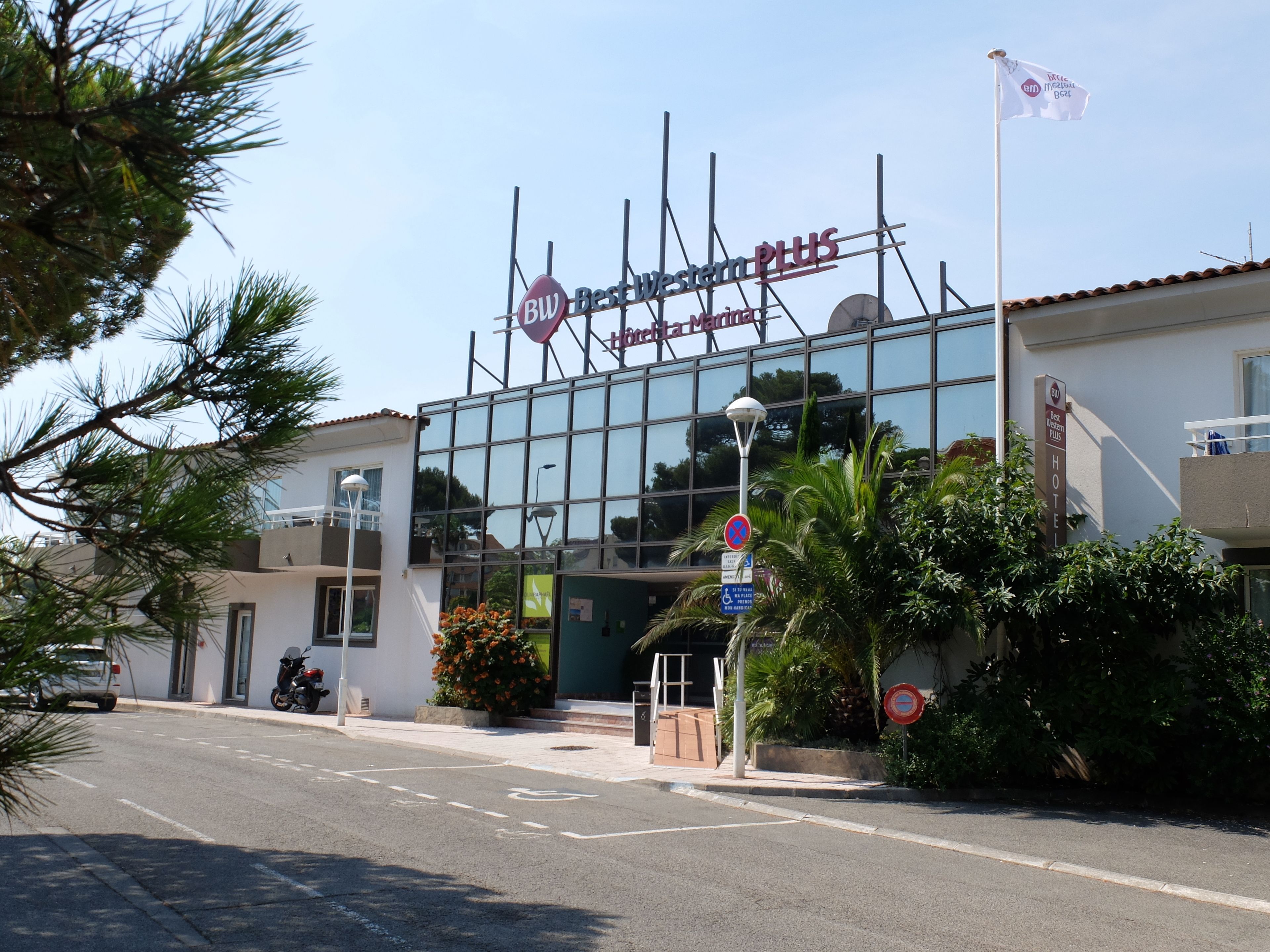 Entrada de la propiedad