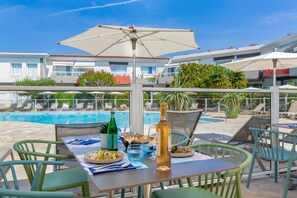 Lunch and dinner served - Best Western Plus Hotel La Marina (Saint-Raphael)