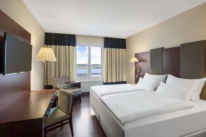 Literie hypoallergénique, minibar, coffres-forts dans les chambres