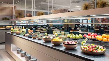 بوفيه فطور يوميًا مقابل رسوم