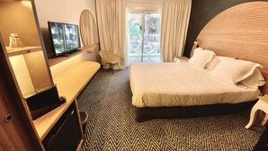 Premium bedding, minibar, in-room safe, desk - Best Western Golf Hotel (La Grande-Motte)