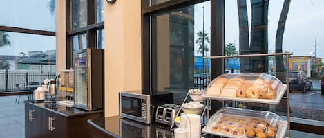 Gratis kontinental frukost varje dag