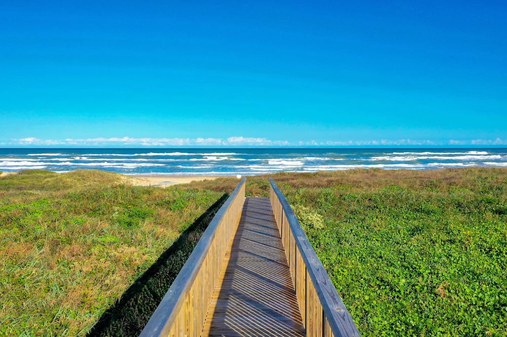 Comfort Suites Beachside