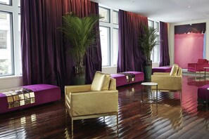 Reception hall - Hotel St. Paul, Montreal, a Member of Design Hotels (Montreal)