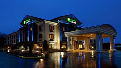 Holiday Inn Express Grove City by IHG