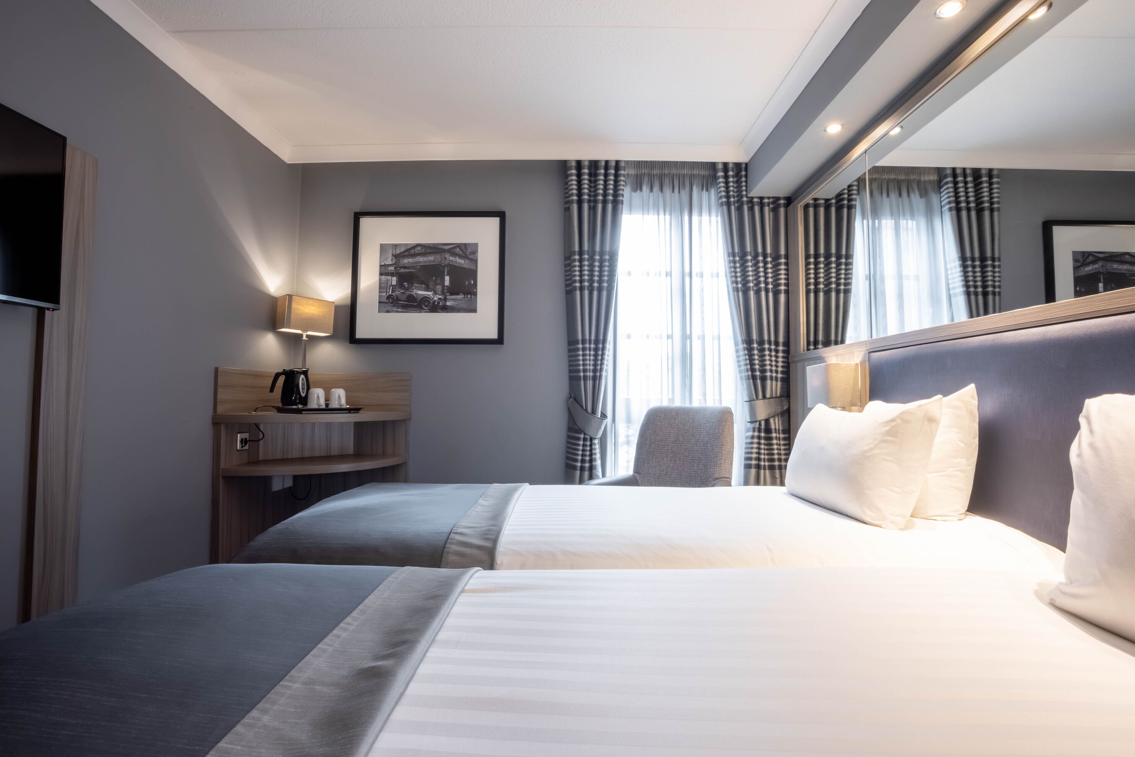 standard room, 2 single beds | 1 bedroom, individually decorated, individually furnished, desk