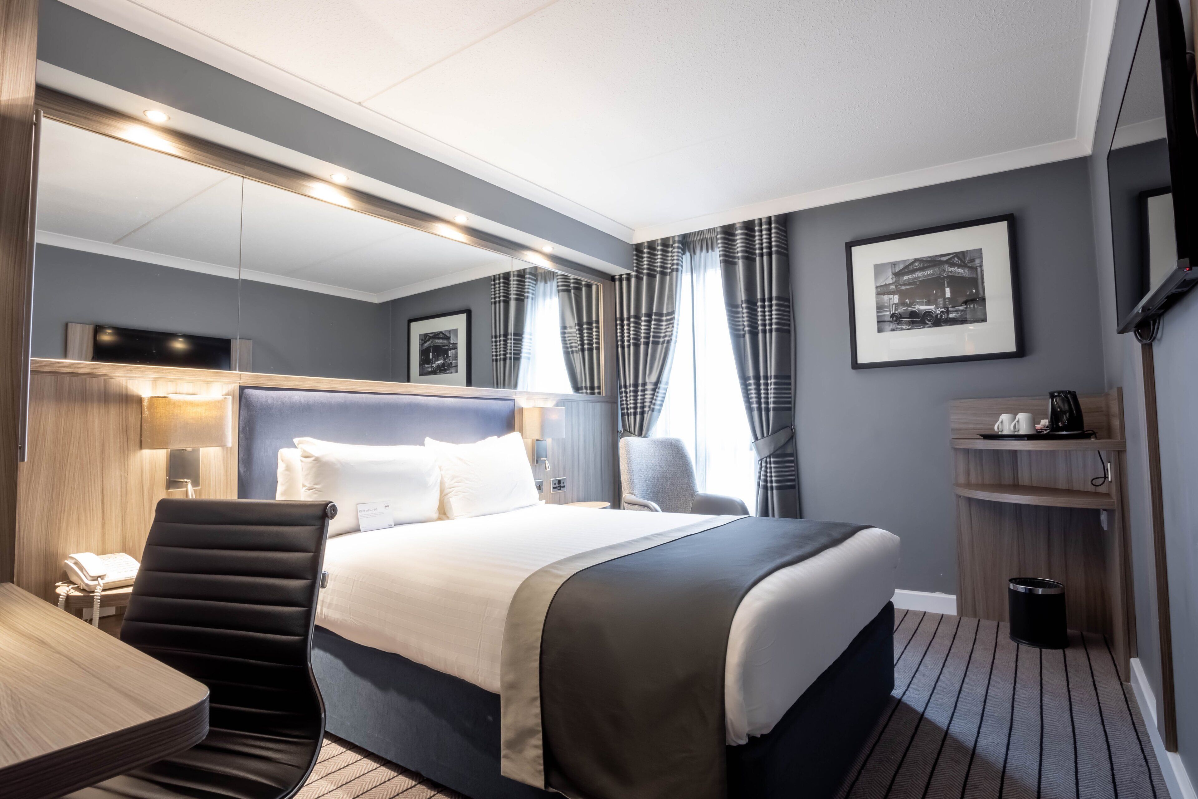 1 bedroom, individually decorated, individually furnished, desk