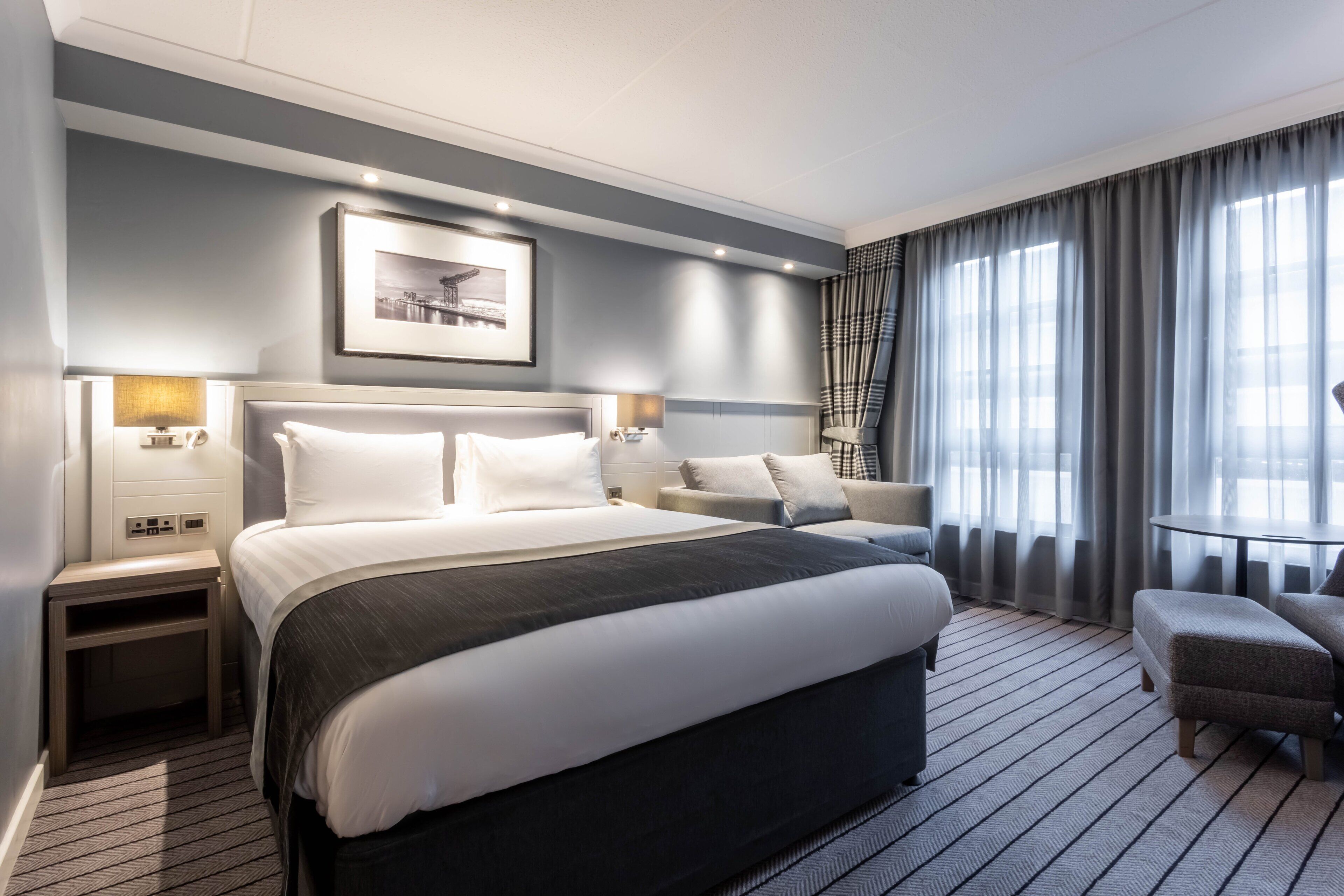 Rom – standard, 1 dobbeltseng med sovesofa | Individuelt dekorert, individuelt innredet og skrivebord