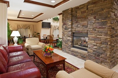 Holiday Inn Express & Suites Marion by IHG