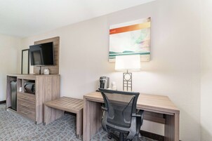 标准房, 2 张大床, 无烟房 | 羽绒被、加厚床垫、办公桌、笔记本电脑工作区