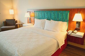 Seprai premium, meja kerja, dan ruang kerja ramah laptop