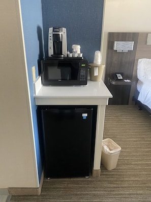 Standard Room, 1 King Bed, Accessible (Accessible Tub)