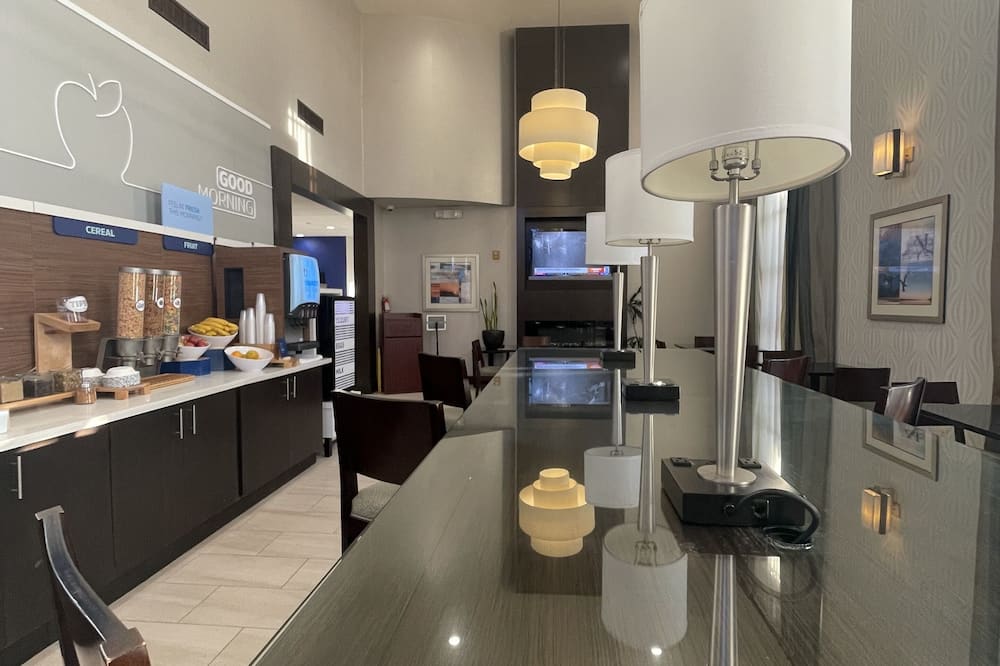 Holiday Inn Express Hotel & Suites Hermosa Beach by IHG