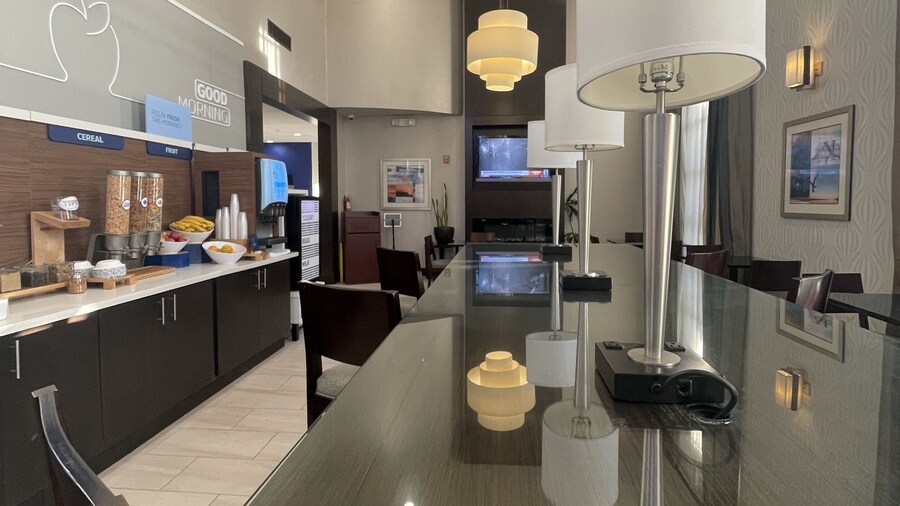 Holiday Inn Express Hotel & Suites Hermosa Beach by IHG