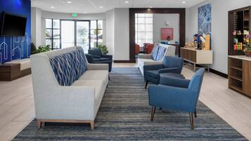 Coin salon dans le hall