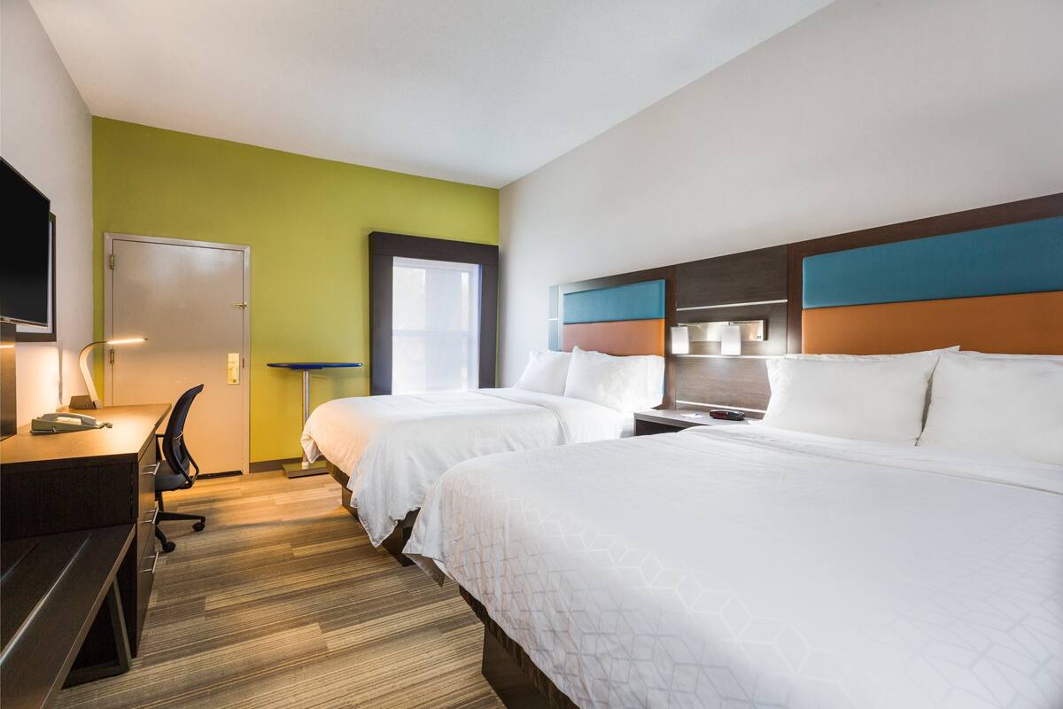 room, 2 double beds, non smoking | 1 bedroom, in-room safe, individually decorated, individually furnished