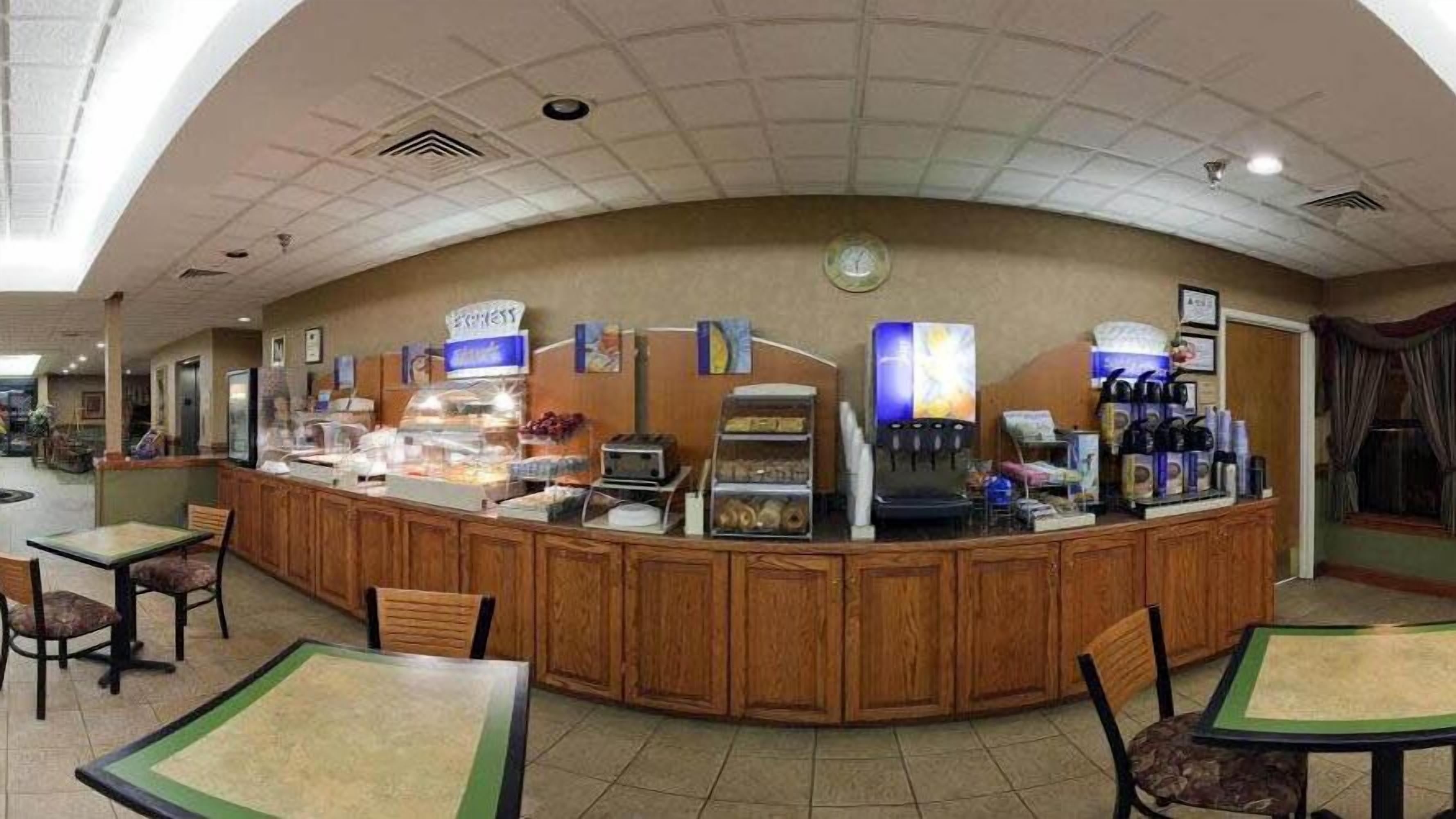 free buffet breakfast