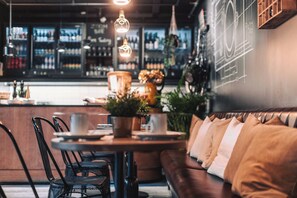 Daily continental breakfast (EUR 15 per person)