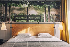 Tweepersoonskamer | Luxe beddengoed, een kluis op de kamer, een bureau