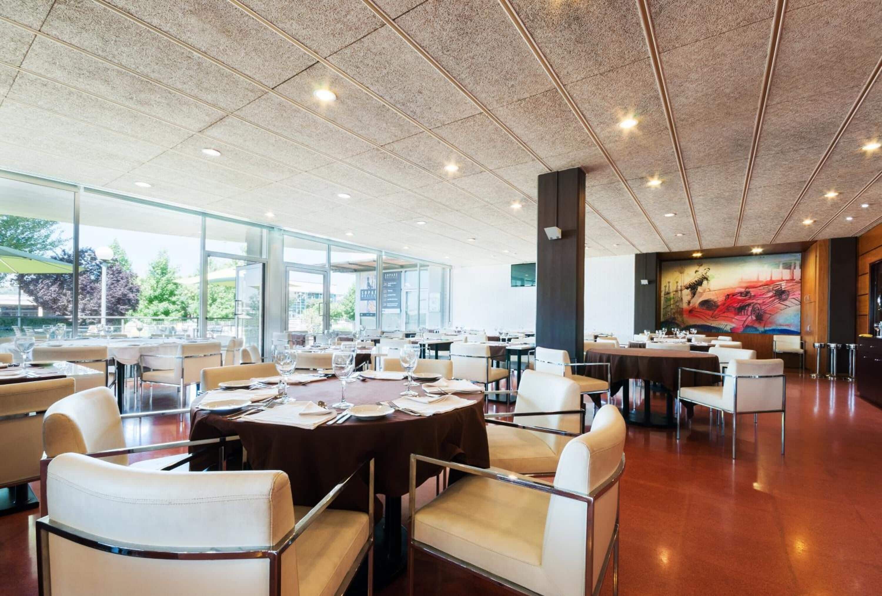 Se sirven almuerzos, cenas y cocina mediterránea 