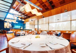 S'hi serveixen dinars, sopars i plats de cuina mediterrània