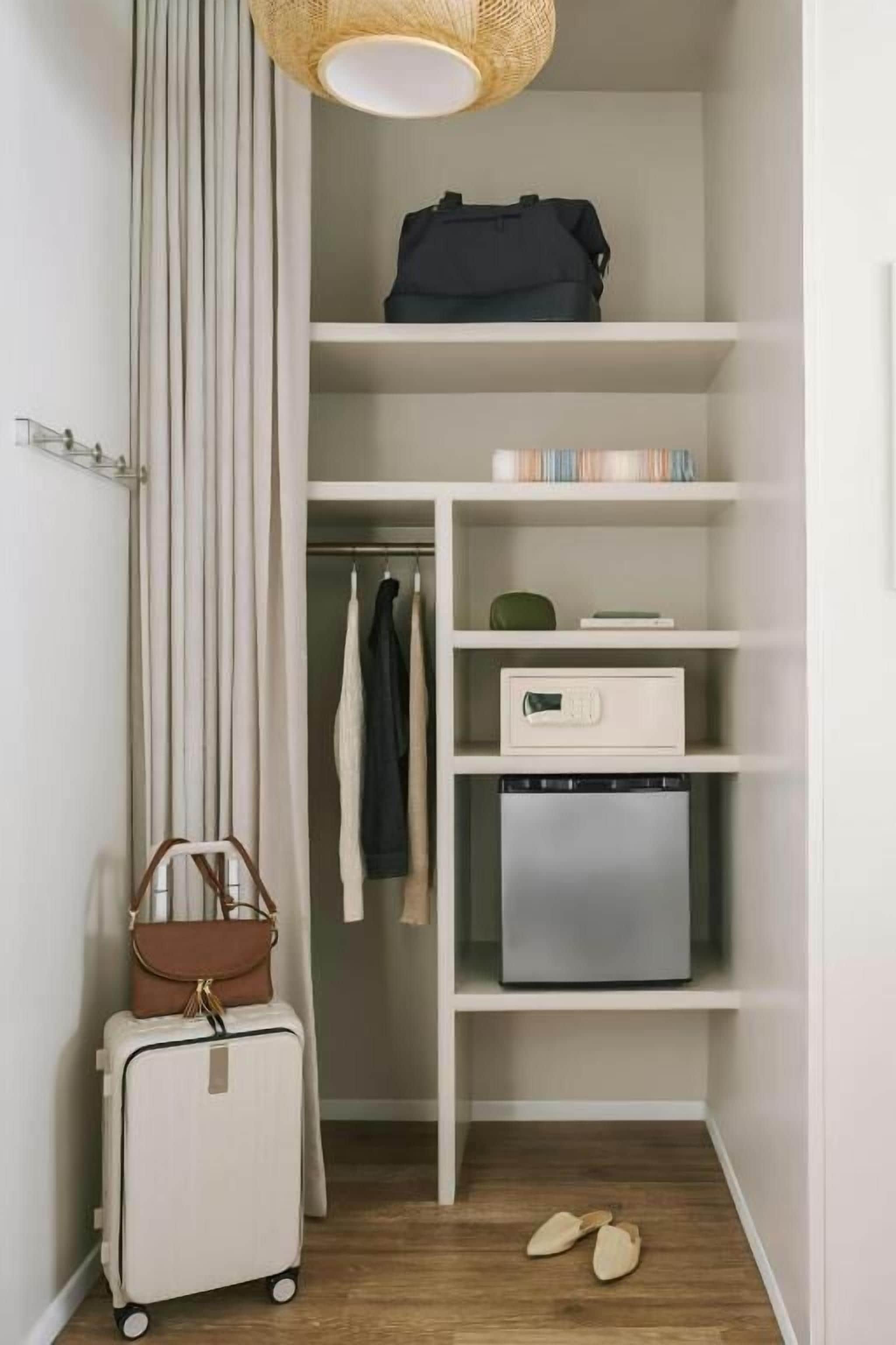 Deluxe Room | Premium bedding, individually furnished, laptop workspace