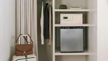 Deluxe Room | Premium bedding, individually furnished, laptop workspace