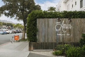 Dîner et souper servis sur place, cuisine italienne