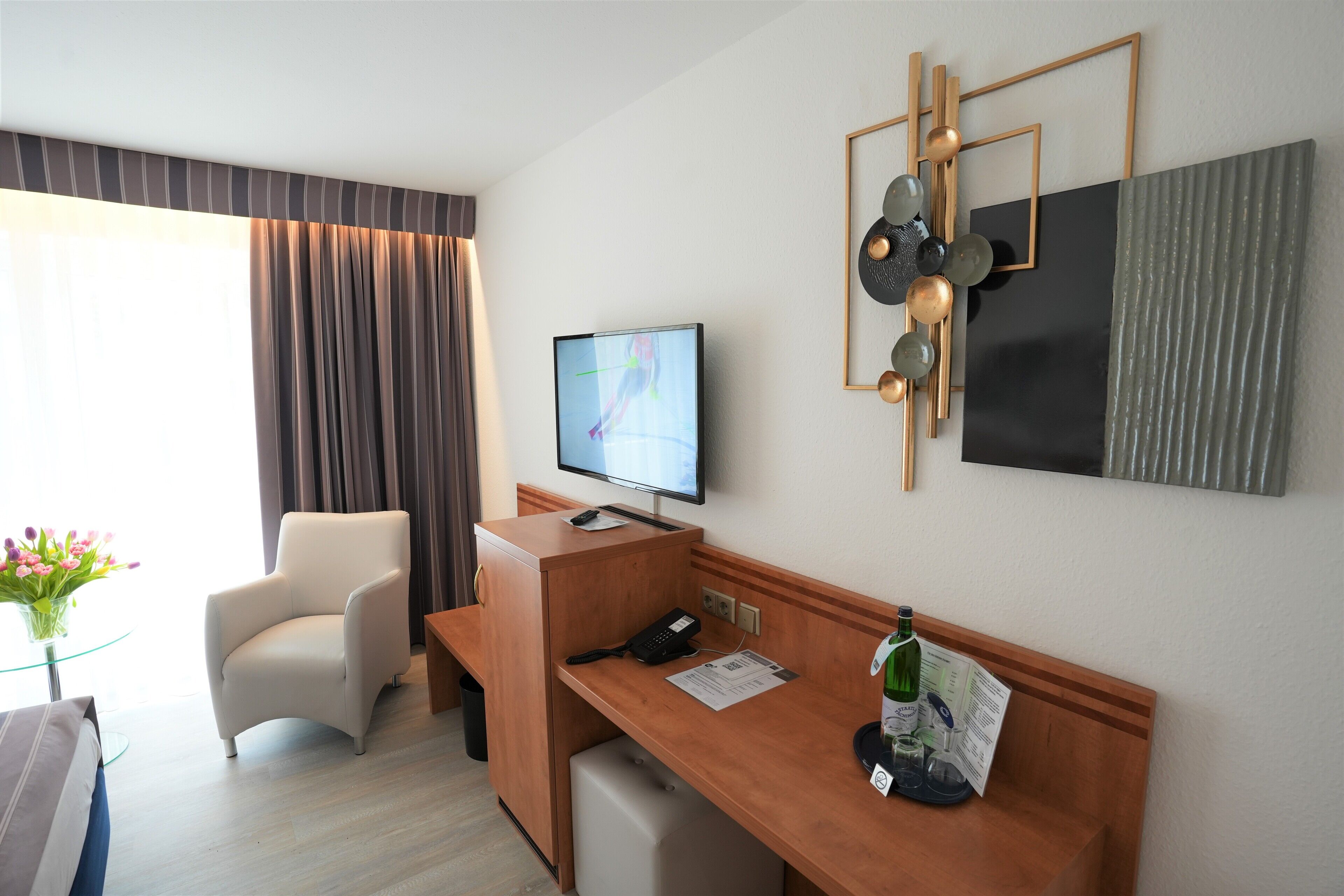 standard double room, garden view | 1 bedroom, minibar, in-room safe, desk