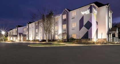 Spark by Hilton Sterling Dulles Airport